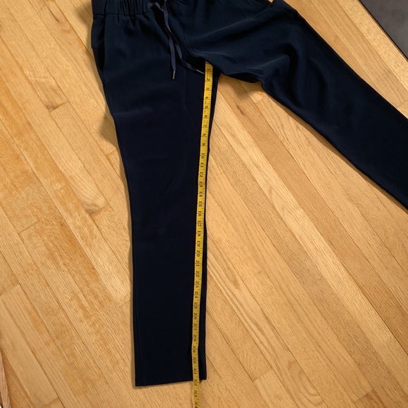 Lululemon - On the Fly Woven Pants (Navy) - Picture 3 of 4